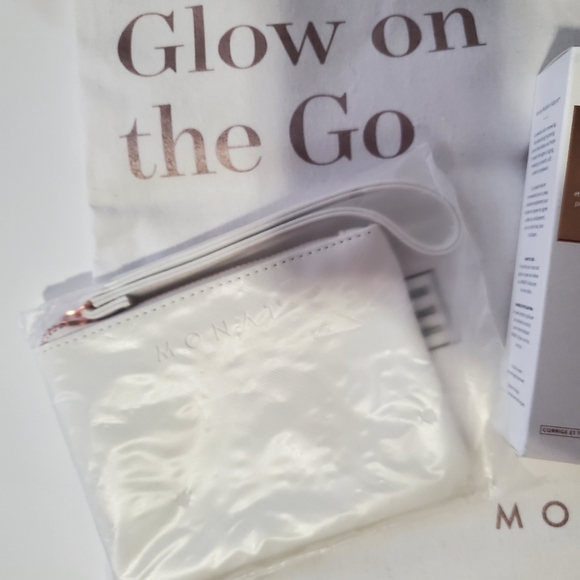 SOLD Monat Skincare Rewind Age Control - Picture 2 of 4